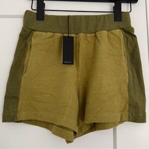 $115 NEW Monrow Green Contrast Stretch Sweat Shorts - XS